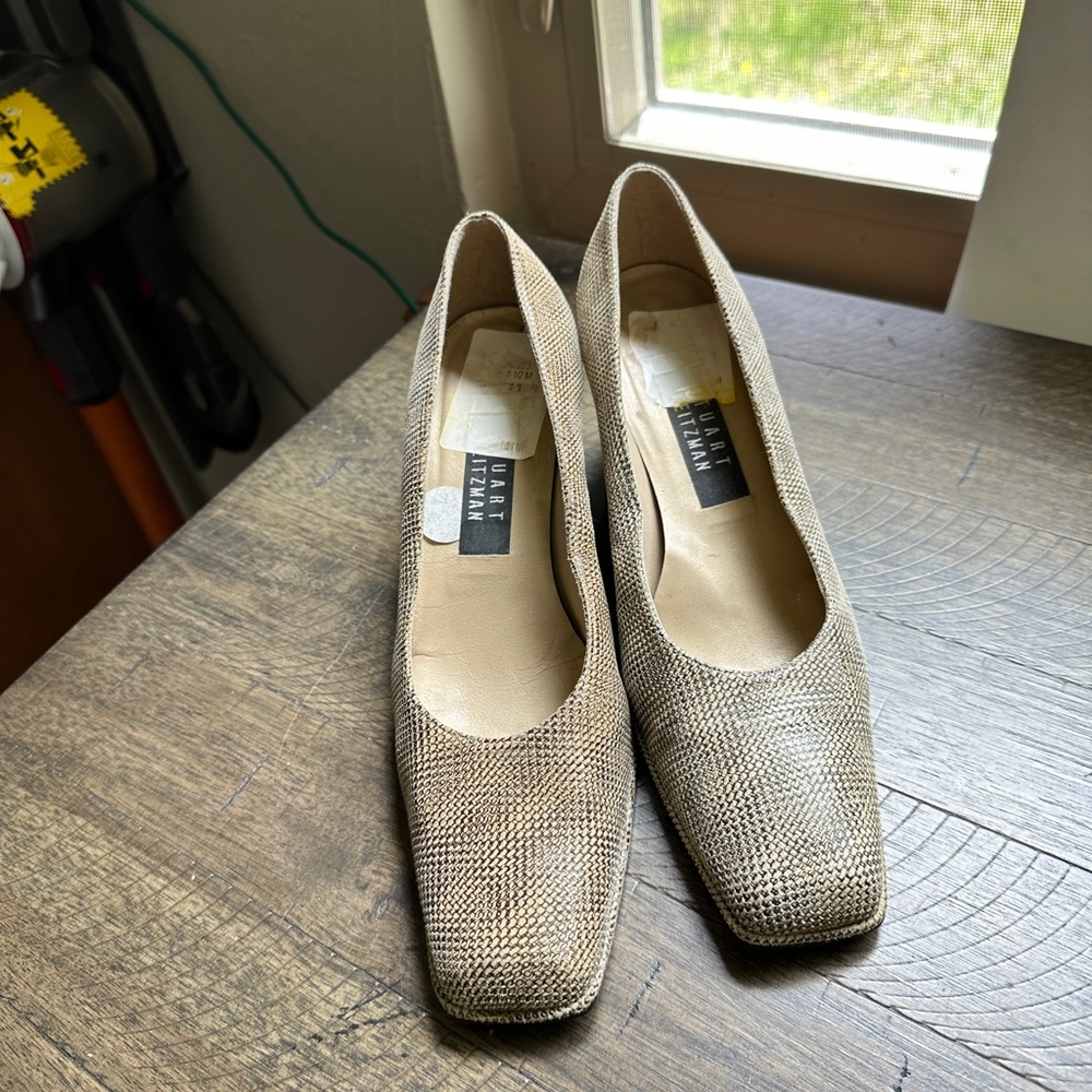 Stuart Weizmann khaki square toe loafer